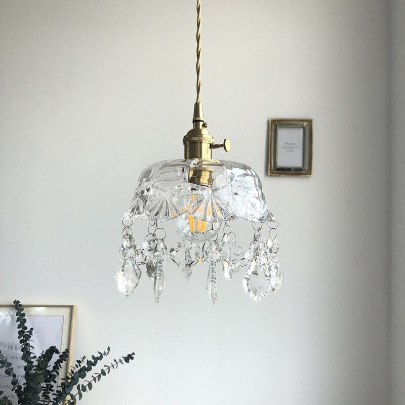 Kronleuchter aus Kristallglas, Vintage-Stil, goldene Fassung, hängend, Wohnzimmerbeleuchtung.