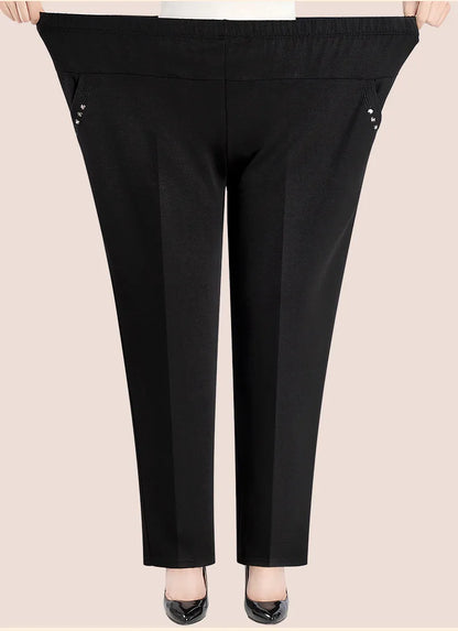 Schwarze Damenhose mit elastischem Bund, seitlichen Reißverschlusstaschen, bequem, elegant.