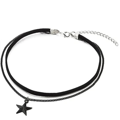 Schwarzes Choker-Halsband mit Sternanhänger, verstellbar, modisches Accessoire für Damen.