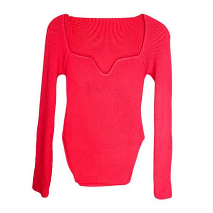 Roter Damenpullover, langärmelig, V-Ausschnitt, Strick, modisch, elegant.
