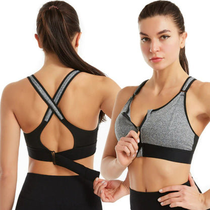 Frau trägt grauen Anti-Bounce Sport-BH mit Reißverschluss, ideal für Fitness und Training.