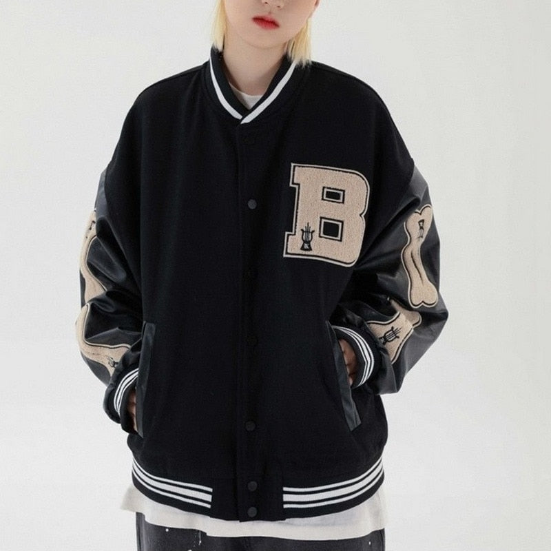 Schwarze Collegejacke mit Lederärmeln, gesticktem "B"-Logo, Unisex, modisch, lässig.