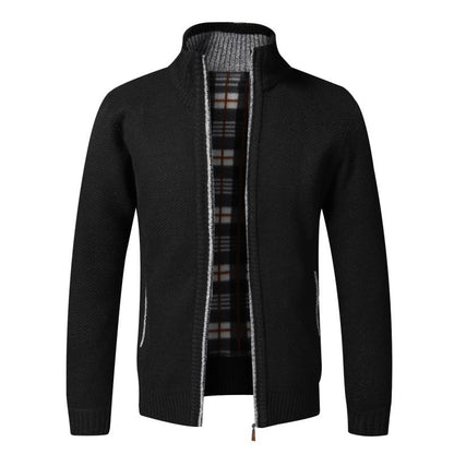 Schwarze Herren-Strickjacke mit Reißverschluss, kariertes Innenfutter, warm, modisch.