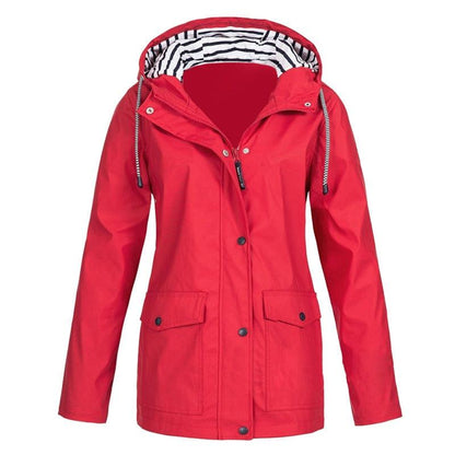 Rote Damen-Regenjacke mit Kapuze, gestreiftes Innenfutter, wasserdicht, Outdoor-Bekleidung.