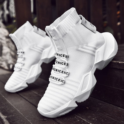 Weiße High-Top-Sneaker, atmungsaktives Strickmaterial, modisches Design, Herren-Sportschuhe.