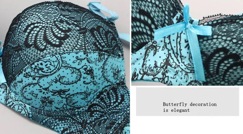 Blauer Spitzen-BH mit Schmetterlingsmuster und Schleife, elegante Damenunterwäsche.