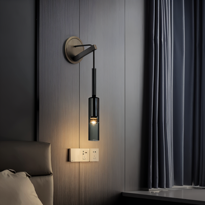 Minimalistisk vägglampa med rökglas – Orvane
