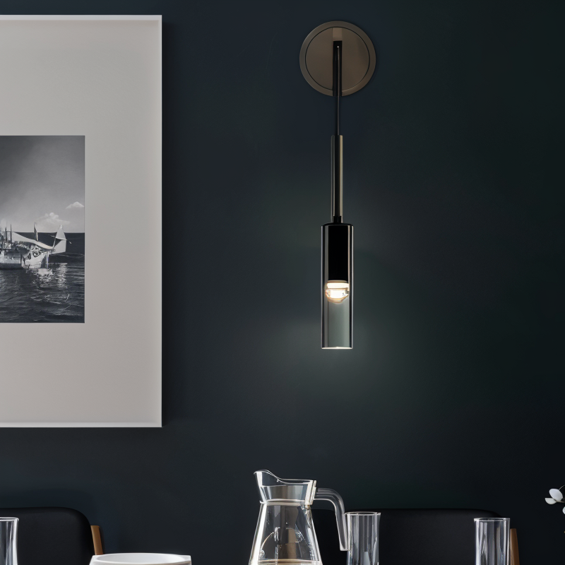 Minimalistisk vägglampa med rökglas – Orvane