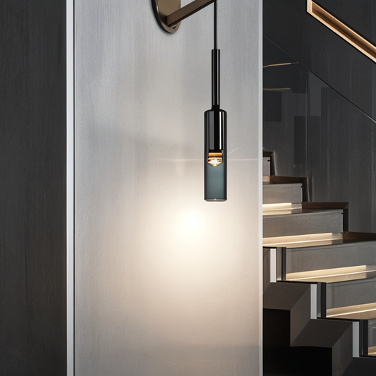Minimalistisk vägglampa med rökglas – Orvane