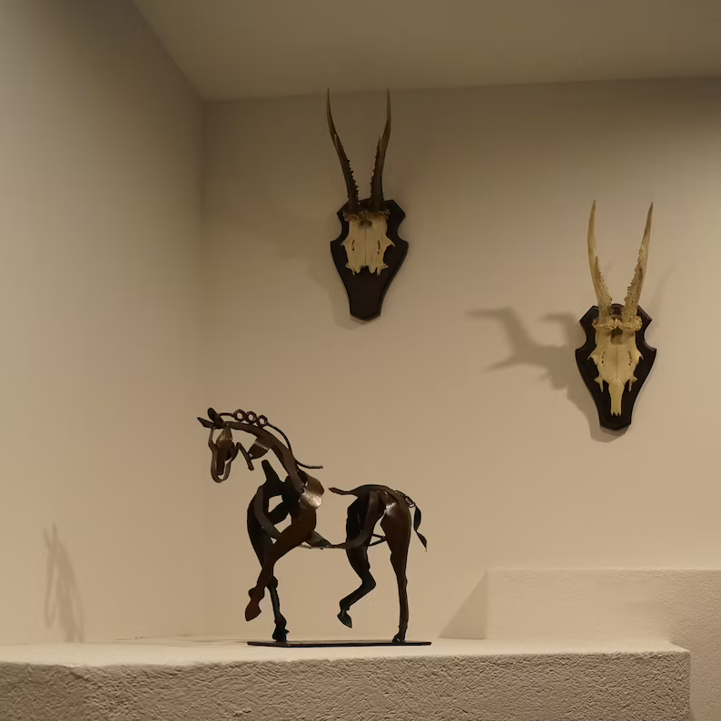 Handgjord hästfigur – Ferro