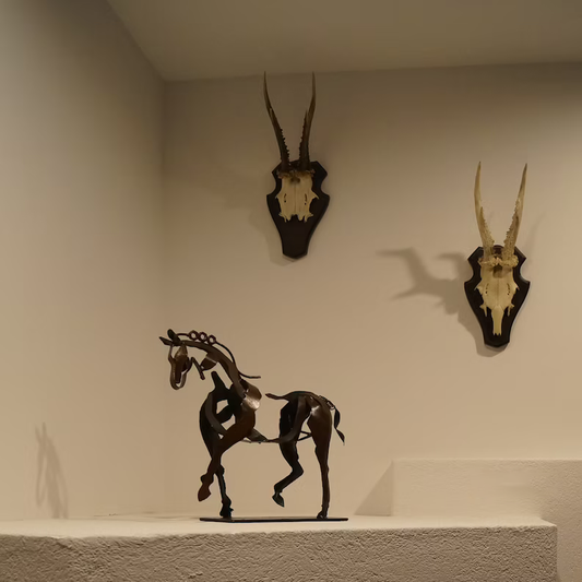 Handgjord hästfigur – Ferro