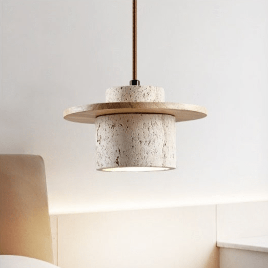 Moderne Pendelleuchte aus Beton und Holz über einem Bett, minimalistisch, skandinavisches Design.