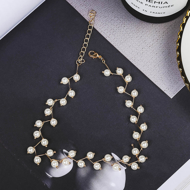 Koreanische Mode Imitation Perlen Choker Halskette, Damen Schmuck, Party Accessoire, Gold.