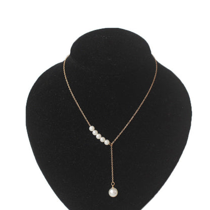 Goldene Halskette mit Kunstperlen, modisches Design, ideal für Damen, Party-Schmuck.