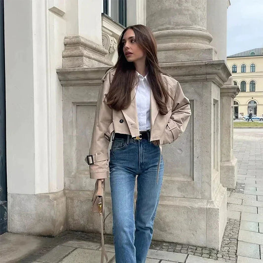 Hösttrendigt kort damtrenchcoat med bälte – Amelie