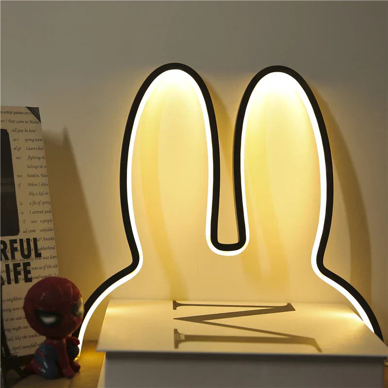 LED-Nachtlampe Hase, modernes USB-Design, Kinderzimmer, warmweißes Licht, Geschenkidee.