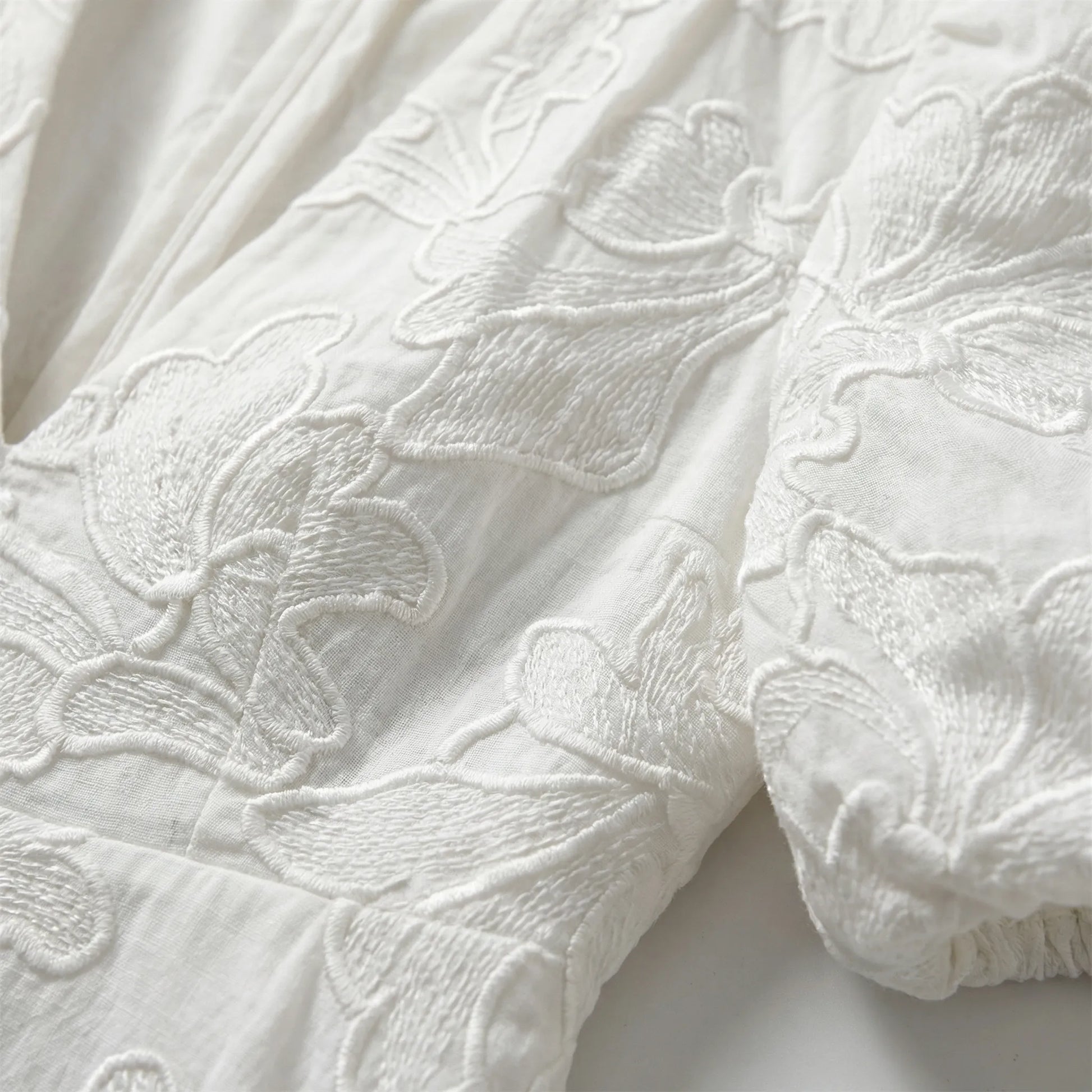 Kurzes Kleid Mit Tiefem V-Ausschnitt - Lois