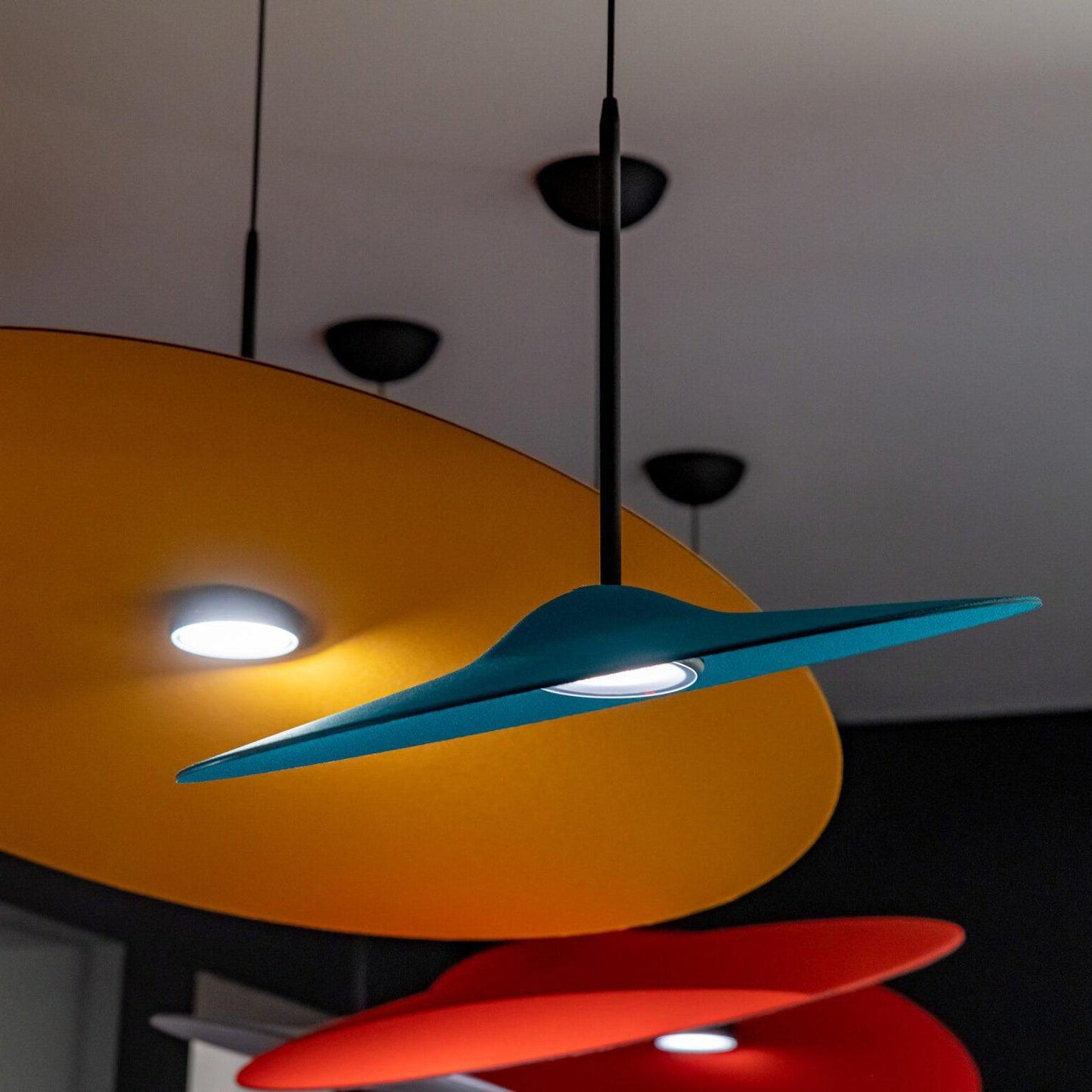 LED Ambient Hanging Lamp - VeloraPendant