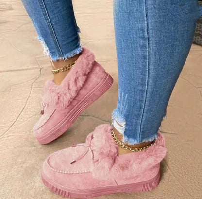 Damen-Winterschuhe rosa, flauschig, bequem, modisch, Jeans, goldene Fußkettchen.