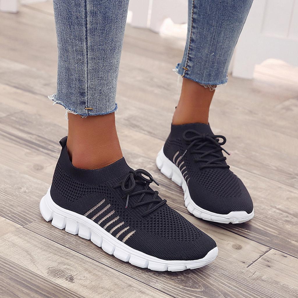 Schwarze Damen-Sneaker, atmungsaktiv, rutschfeste Sohle, ideal für Fitness und Freizeit.
