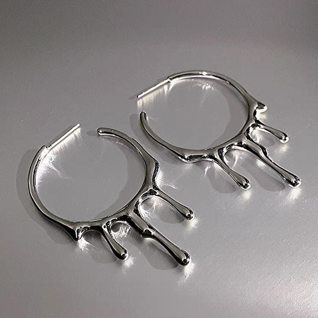 Silberne Tropfen-Ohrringe, modisches Design, Damen-Schmuck, glänzende Legierung.