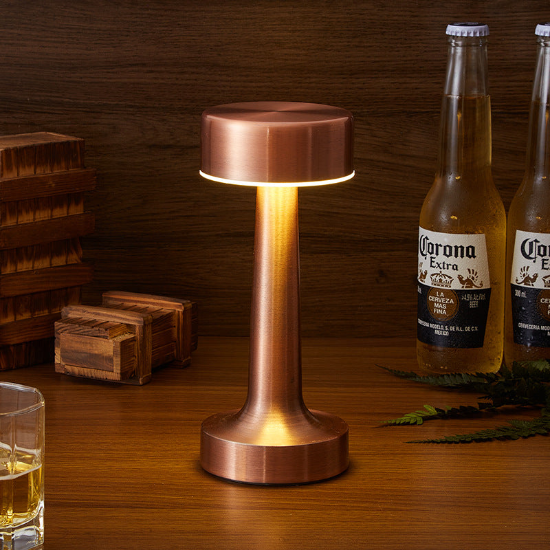 Metall-LED-Tischlampe, Touch-verstellbar, Retro-Design, warmes Licht, Vintage-Stil.