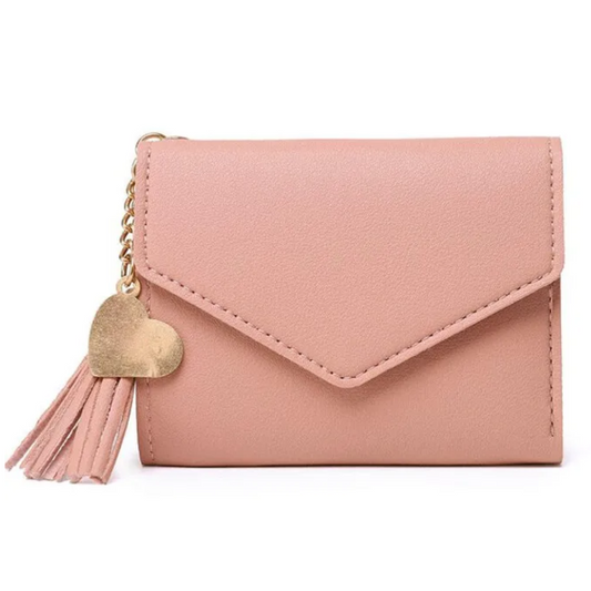 Rosa Mini-Geldbörse mit Quastenanhänger, Herzdekor, Damenaccessoire, Kunstleder.