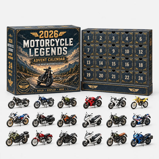 Mörkblå adventskalender med motorcykelmotiv bredvid de stängda luckorna, och 18 miniatyrmotorcyklar i olika färger och modeller uppställda nedanför. 2