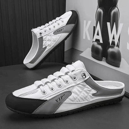 Weiße und graue Herren-Sneaker mit flacher Sohle, Sommermode, modernes Design.