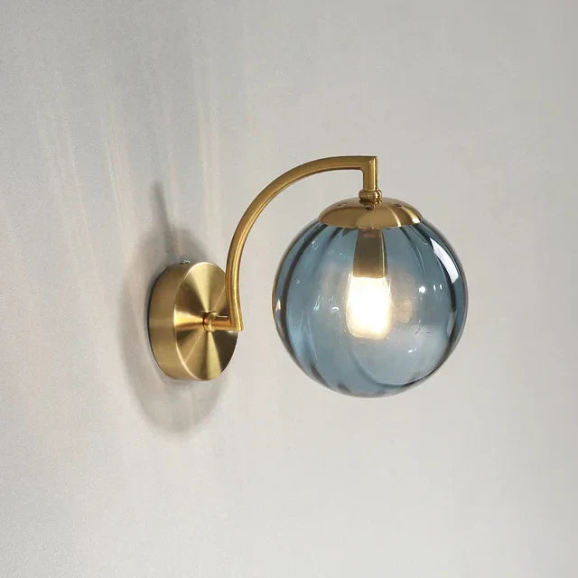 Moderne LED-Wandleuchte, goldfarben, Glas, nordisches Design, Schlafzimmer, Wohnzimmer, minimalistisch.
