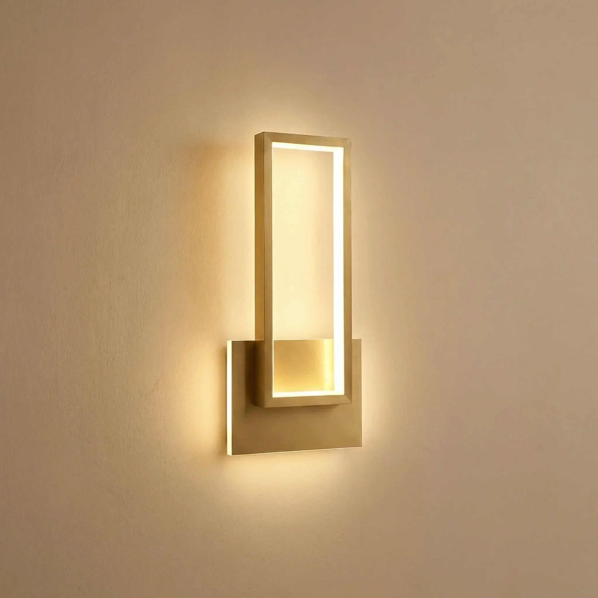 Modern Rectangular Wall Lamp - Brillane