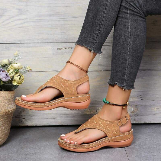 Modische beige Sandalen, Damen, Sommer, bequem, vielseitig, Jeans, Blumen, Holzoptik.
