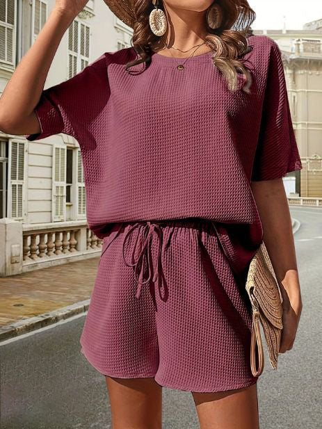 Lätt dammode för dagtid med topp och shorts – Ninae