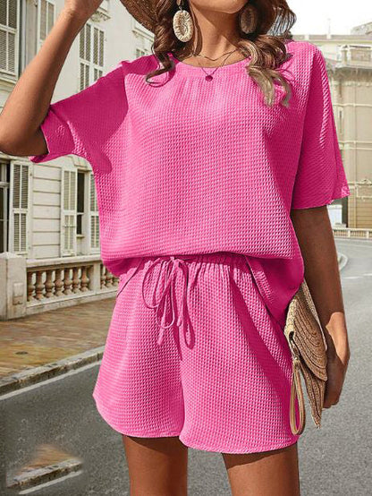 Lätt dammode för dagtid med topp och shorts – Ninae