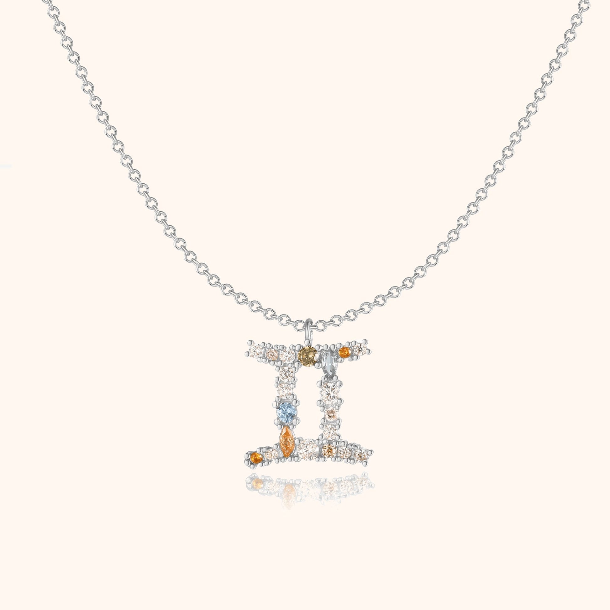 Silberne Halskette mit funkelndem Zwillingsanhänger, Kristalle, Schmuck, Damenaccessoire.