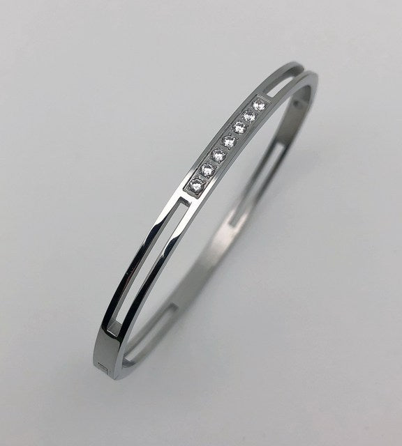 Silbernes Edelstahlarmband mit Zirkonia, wasserdicht, luxuriöses Design für Damen.