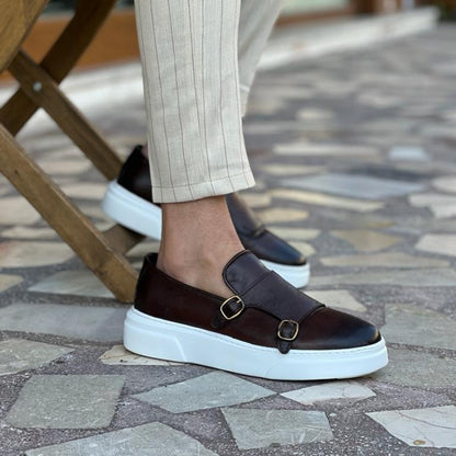 Snörlösa herrsneakers i skinn med spänndetaljer – Dante
