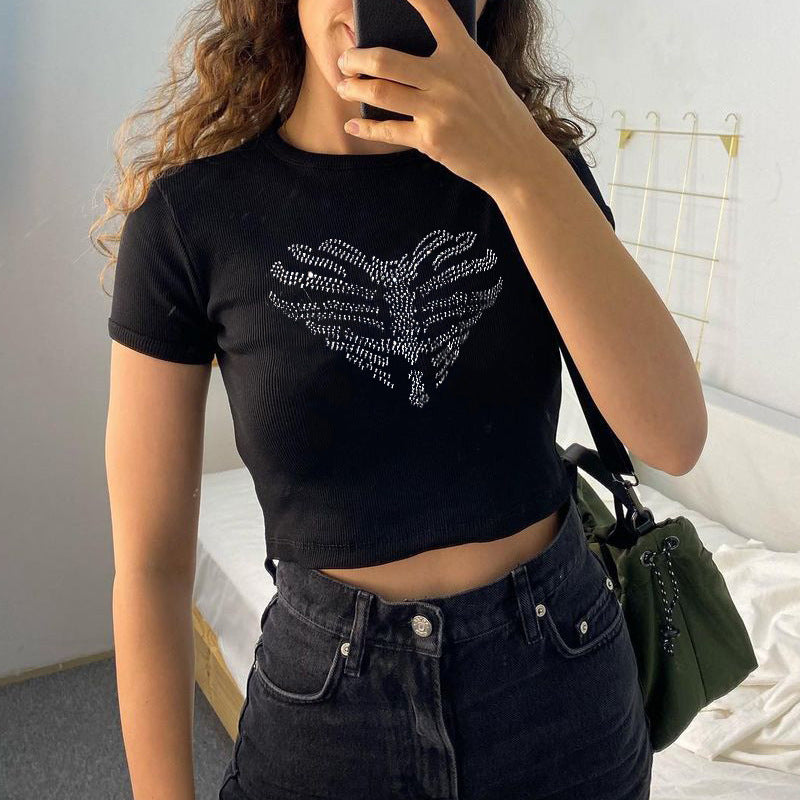 Trendig damcrop-top med strass-skelettmönster – Yara