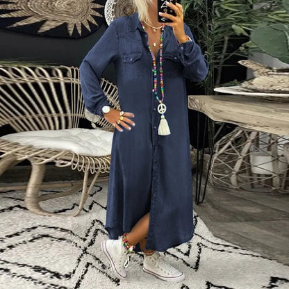 Hösttrendig denimklänning med knappslå och fickor – Isaline