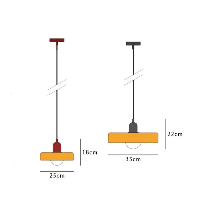 Zwei moderne Pendelleuchten, gelb und rot, mit Maßen, ideal für Esszimmerbeleuchtung.
