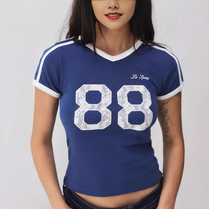 Trendy damt-shirt med spetsdetalj och kontrastärmar – Yelina
