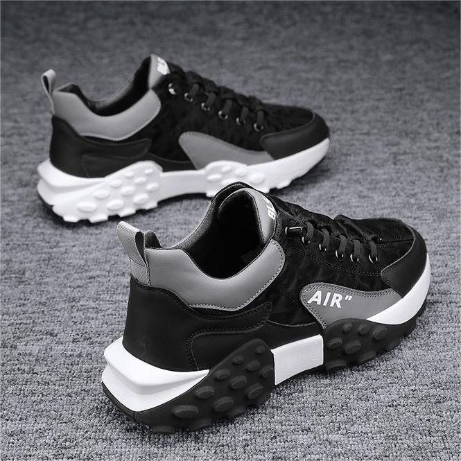 Schwarze Sneaker mit weißer Sohle, Herren, atmungsaktiv, modisch, sportlich, bequem.