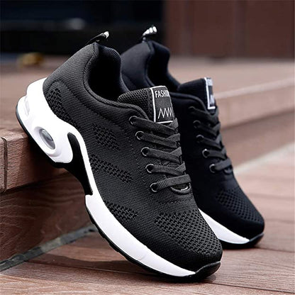 Schwarze Sportschuhe, atmungsaktiv, rutschfest, ideal für Laufen und Fitness.