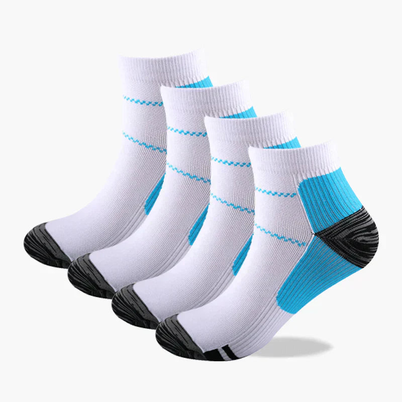 Weiße Sportsocken mit blauen Akzenten, gepolsterte Ferse, atmungsaktiv, 4er-Pack.