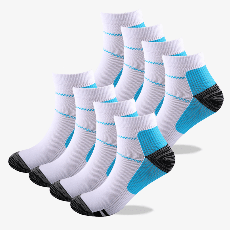 Acht Paar weiße Sportsocken mit blauen und schwarzen Akzenten, atmungsaktiv und bequem.