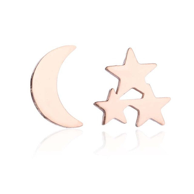 Goldene Edelstahl-Ohrringe, Mond und Sterne, minimalistischer Schmuck für Frauen.