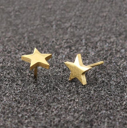 Goldene Stern-Ohrringe aus Edelstahl, minimalistischer Schmuck für Frauen, Punk-Stil.