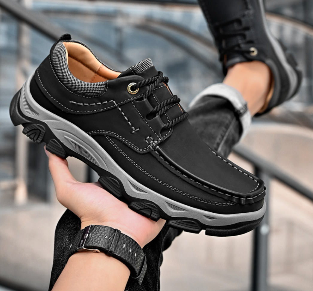 Schwarze orthopädische Schuhe, bequem, rutschfest, für täglichen Gebrauch, Herrenmode.