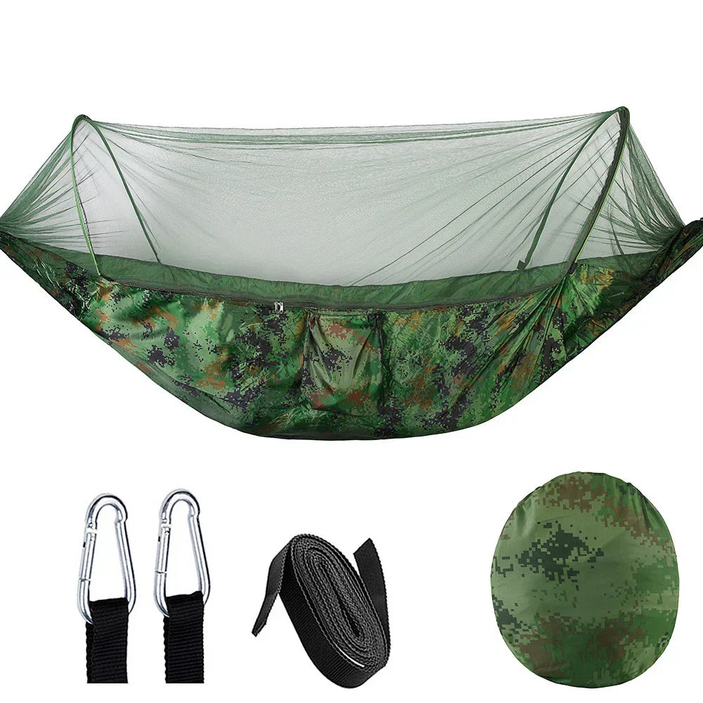Tarnmuster Hängematte mit Moskitonetz, Campingzubehör, grün, inkl. Karabiner und Gurte.