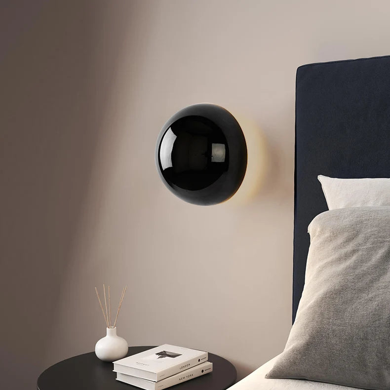 Vägglampa med retroarkitektonisk look – NovaLux